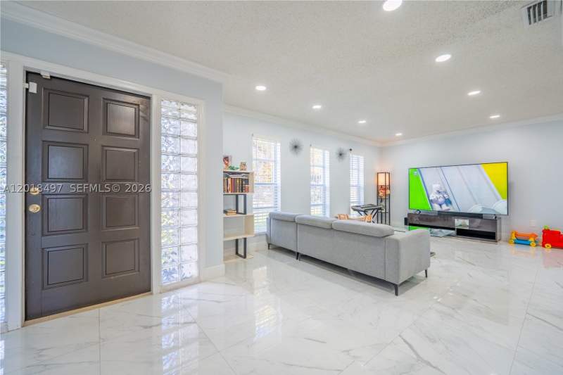 5 bedroom SingleFamilyResidence at 10750 SW 173rd St, Southland Pines, Miami — photo 3