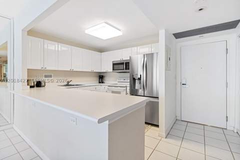 2301 Collins Ave 404, Miami Beach FL - photo 6 of 28