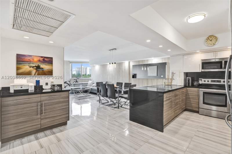 2 bedroom Condominium at 19370 Collins Ave 426, Ocean Reserve Condo, Sunny Isles Beach — photo 2