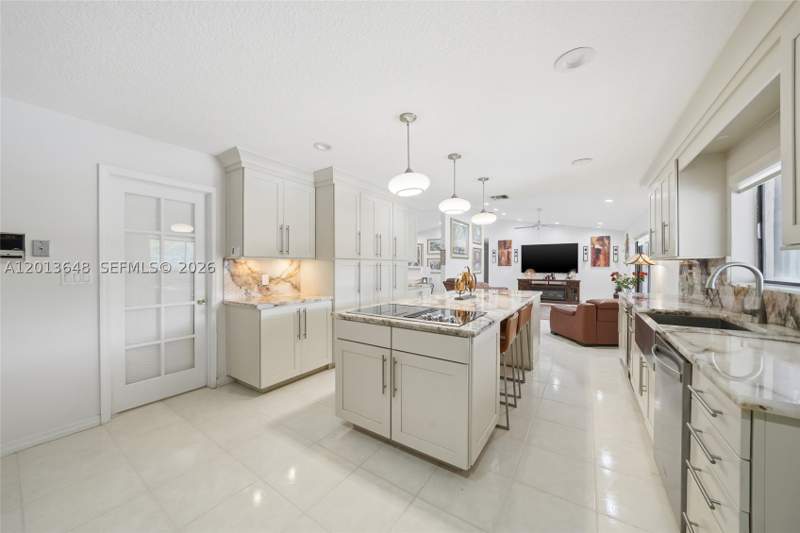 5 bedroom SingleFamilyResidence at 15130 SW 164th Ter, Kings Grove, Miami — photo 3