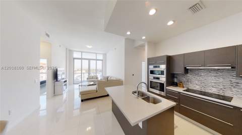 7825 NW 107th Ave 821, Doral FL - photo 6 of 24