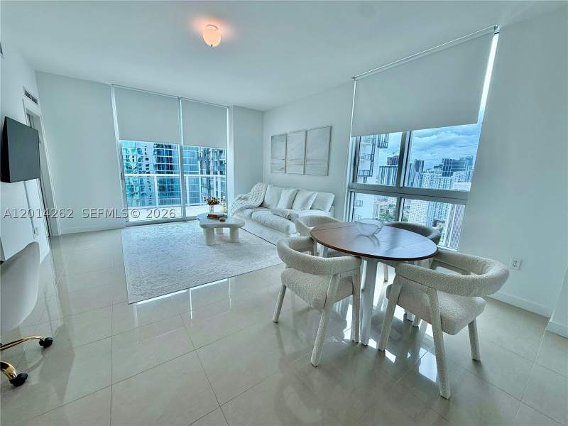 1 bedroom Condominium at 300 S Biscayne Blvd T-3701, Met 1 Condo, Miami — photo 2