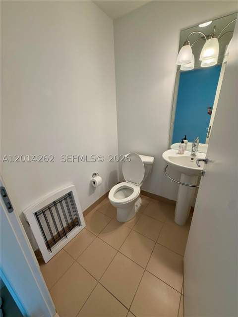 300 S Biscayne Blvd T-3701, Miami FL - photo 6 of 27