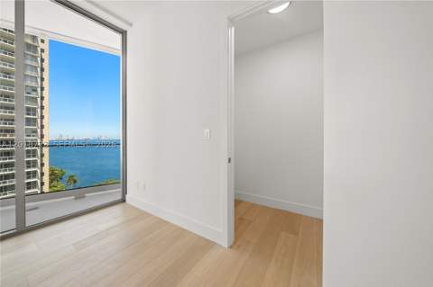 175 SE 25 Rd 804, Miami FL - photo 12 of 23