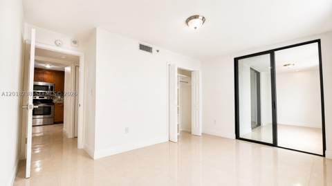 1621 Collins Ave 310, Miami Beach FL - photo 15 of 60