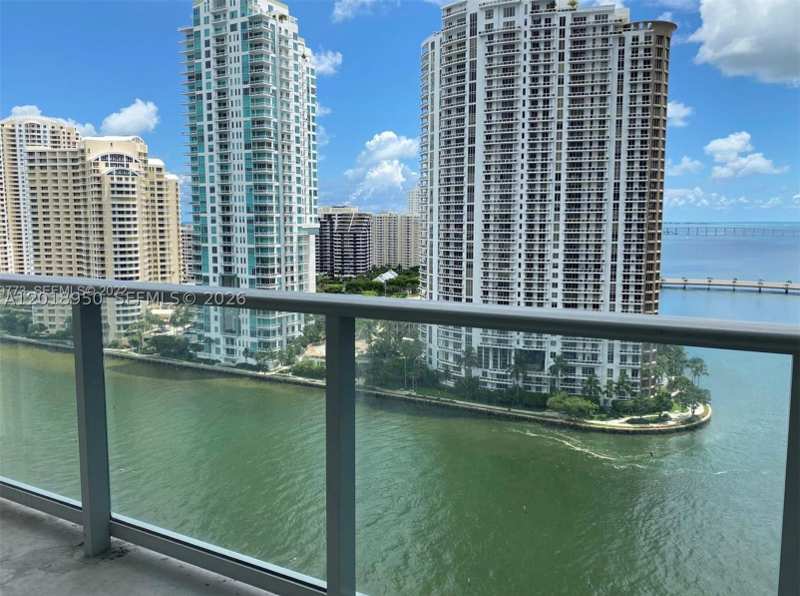2 bedroom Condominium at 300 S Biscayne Blvd T-1606, Met 1 Condo, Miami — photo 1