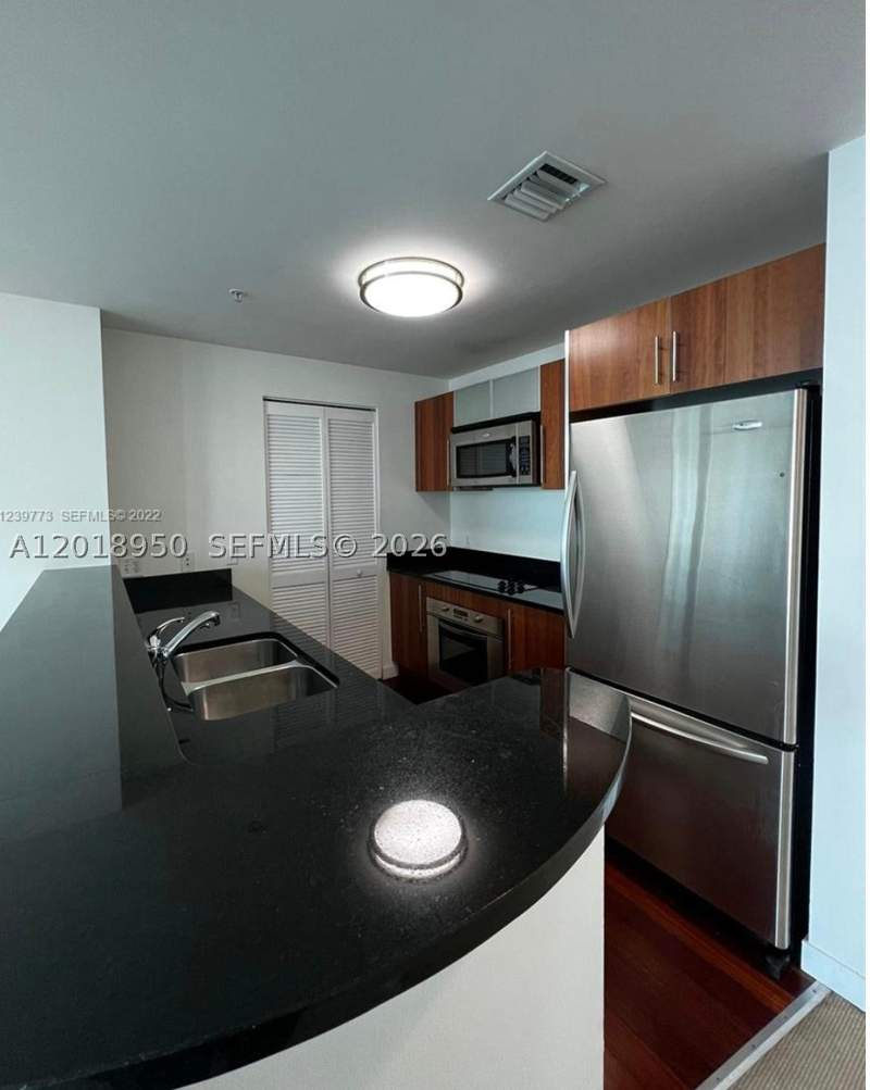 2 bedroom Condominium at 300 S Biscayne Blvd T-1606, Met 1 Condo, Miami — photo 3