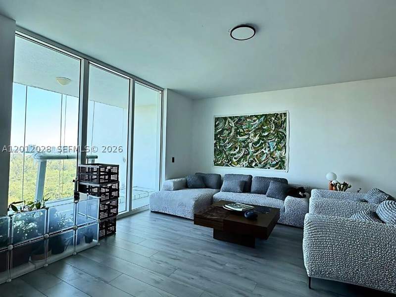 2 bedroom Condominium at 14951 Royal Oaks Ln 1708, The Oaks I Condo, North Miami — photo 3
