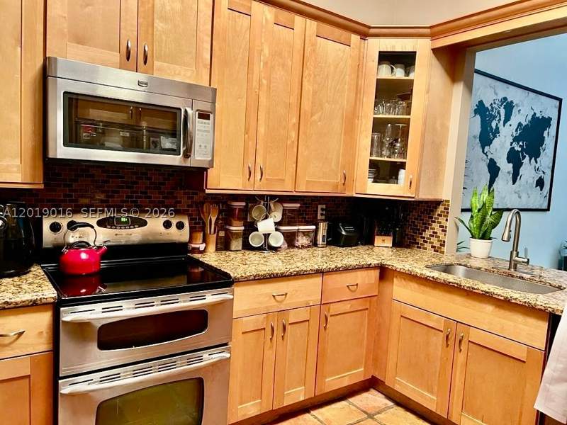 2 bedroom Villa at 509 NE 199th Ln 3A, Sandpiper At Calif Club C, Miami — photo 2