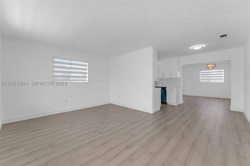 3 bedroom SingleFamilyResidence at 4211 SW 97th Pl, Fairlawn Ests 1st Addn, Miami — photo 4