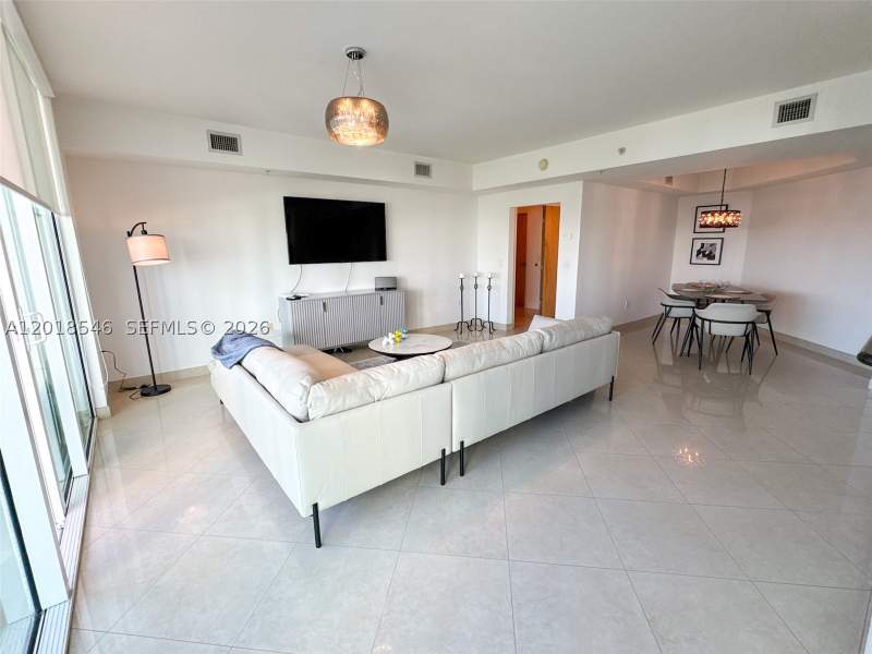 2 bedroom Condominium at 19400 Turnberry Way 531, The Parc At Turnberry Isl, Aventura — photo 3