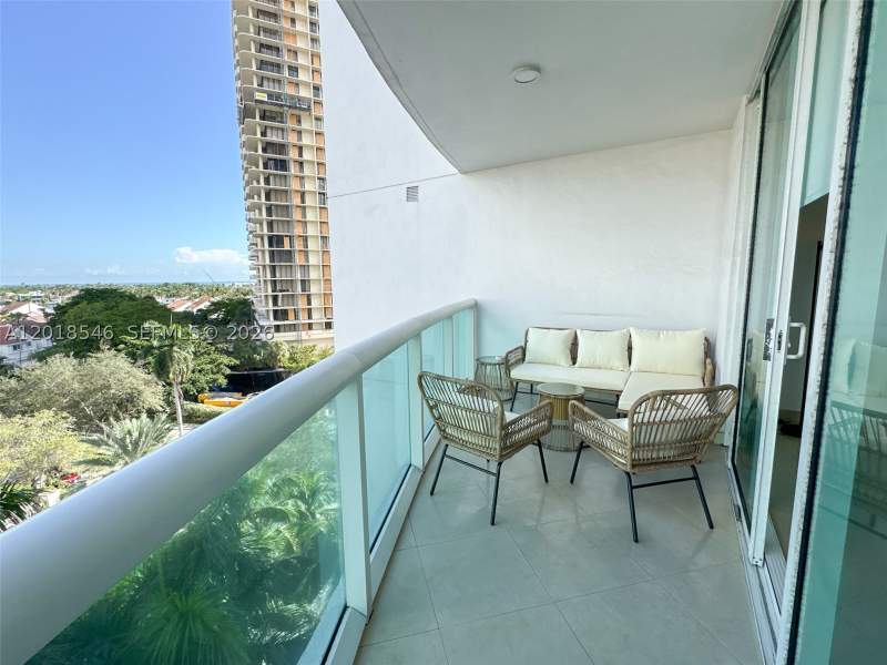 2 bedroom Condominium at 19400 Turnberry Way 531, The Parc At Turnberry Isl, Aventura — photo 4