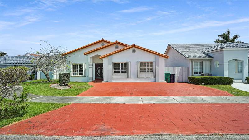 3 bedroom SingleFamilyResidence at 13755 SW 19th Ter, Truval Sub, Miami — photo 2