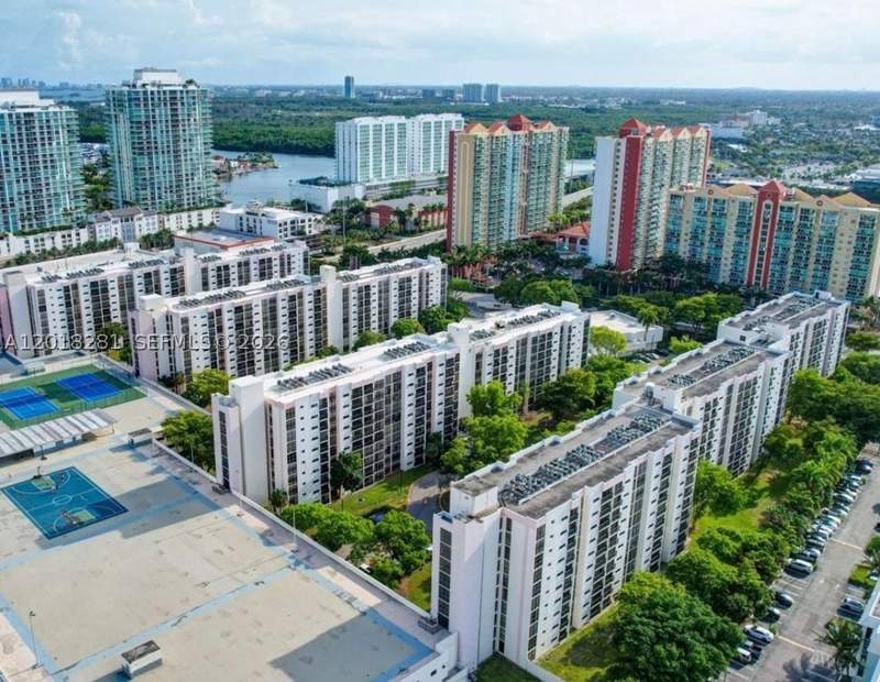 2 bedroom Condominium at 16909 N Bay Rd 601, Plaza Of Americas Condo P, Sunny Isles Beach — photo 2