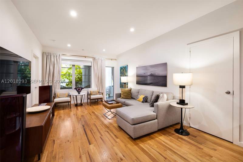 2 bedroom Condominium at 1551 Lenox Ave 8, 1551 Condo, Miami Beach — photo 4