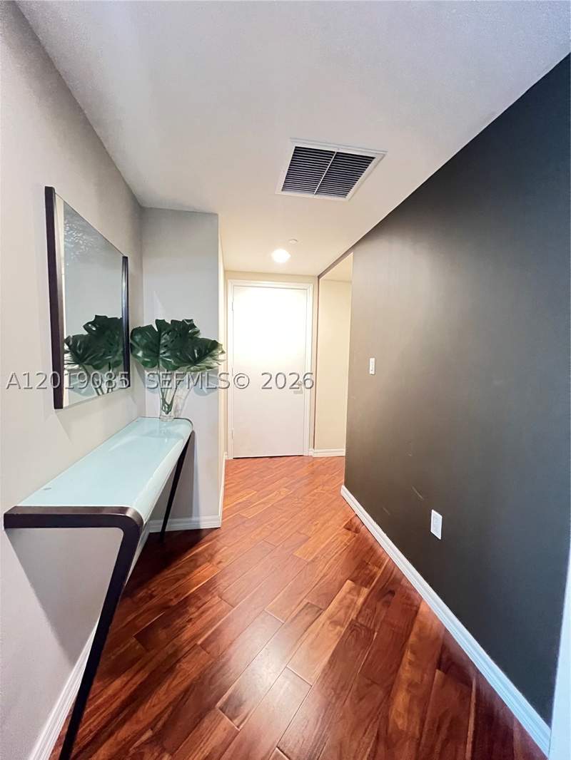 2 bedroom Condominium at 55 SE 6th St 3305, 500 Brickell West Condo, Miami — photo 3