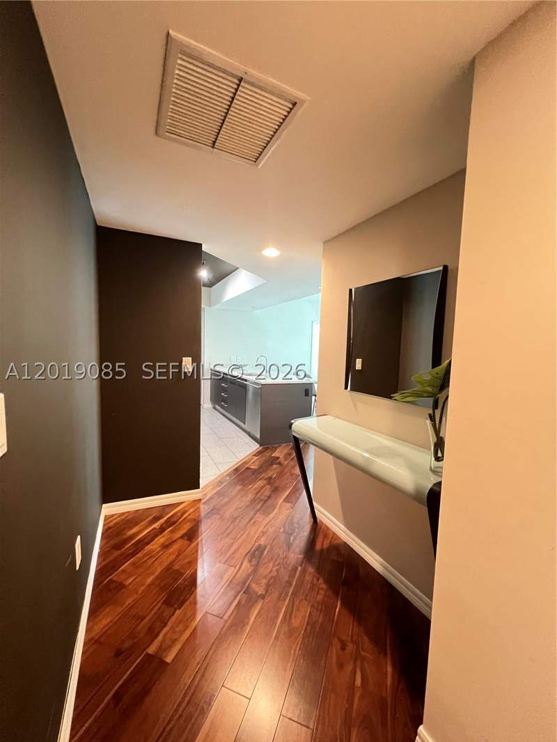 2 bedroom Condominium at 55 SE 6th St 3305, 500 Brickell West Condo, Miami — photo 4