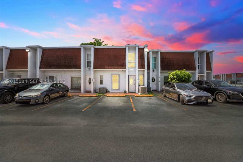 2 bedroom Condominium at 606 NW 107th Ave 9B, Laguna Condo, Miami — photo 1