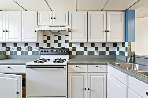606 NW 107th Ave 9B, Miami FL - photo 13 of 31