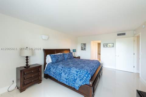 100 NE Bayview Dr 226, Sunny Isles Beach FL - photo 10 of 28