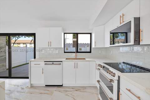 16449 NE 26th Ave 16, North Miami Beach FL - photo 7 of 41
