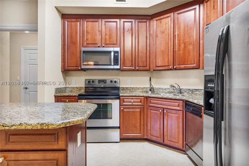 2 bedroom Condominium at 3001 NE 185th St 219, Alaqua Condo, Aventura — photo 3