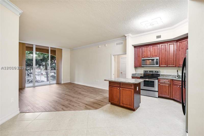 2 bedroom Condominium at 3001 NE 185th St 219, Alaqua Condo, Aventura — photo 4
