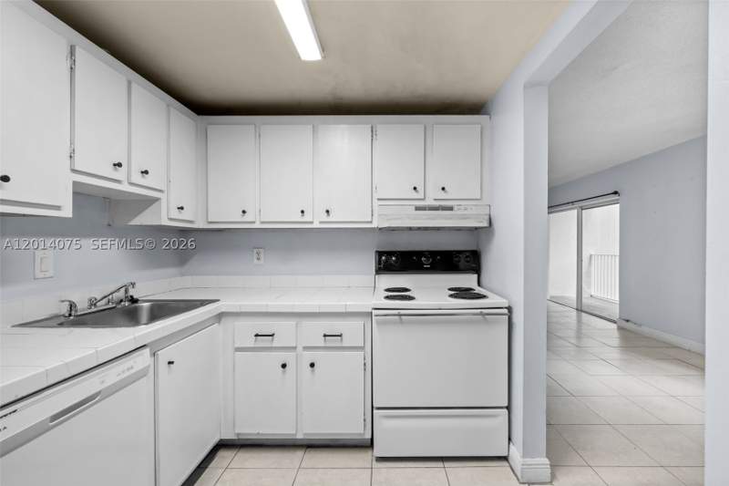 1 bedroom Condominium at 5112 NW 79th Ave 204, Doral Gardens II Condo, Doral — photo 4
