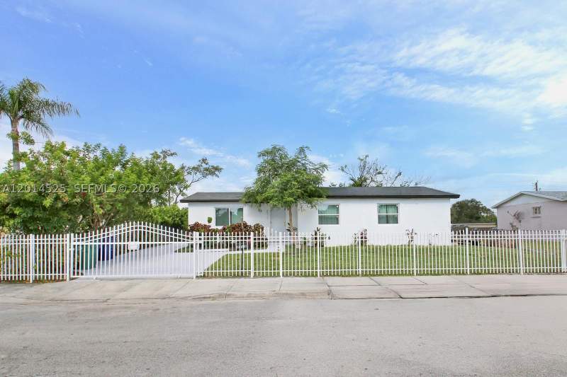 4 bedroom SingleFamilyResidence at 22114 SW 113th Pl, Goulds Redevelopment Sub, Miami — photo 2