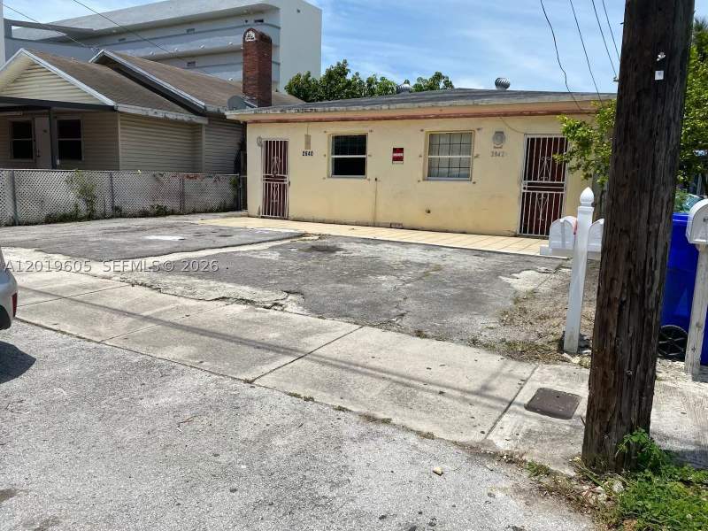 2 bedroom SingleFamilyResidence at 2640 NW 23rd Ct, Westhaven, Miami — photo 2