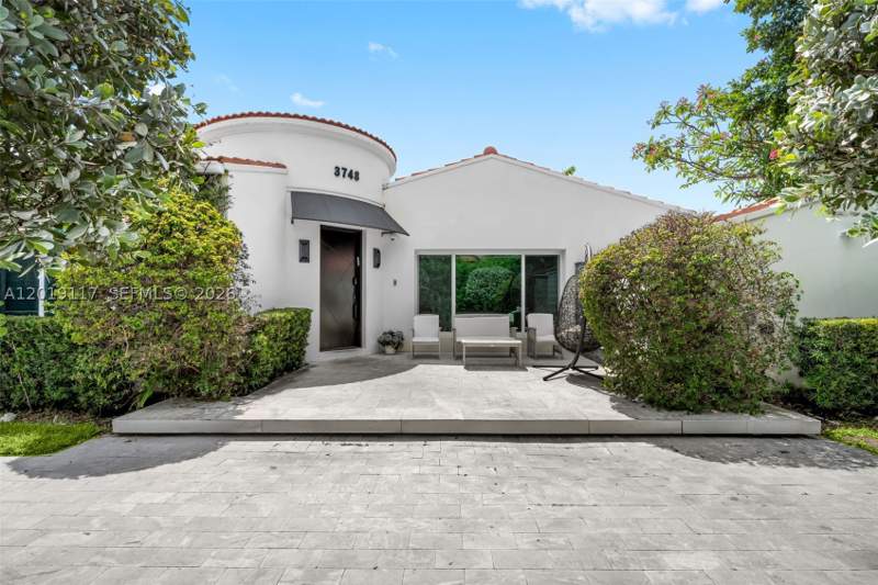 6 bedroom SingleFamilyResidence at 3748 Prairie Ave, Mid Golf Sub 1st Addn, Miami Beach — photo 3