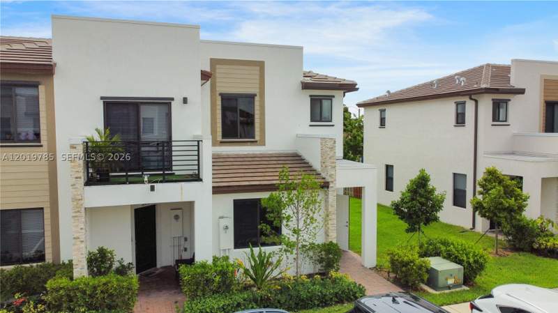 3 bedroom Villa at 21035 NE 8th Ave, Via Ventura Neighborhood, Miami — photo 3