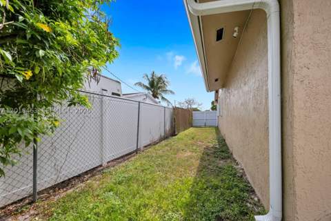 15725 SW 102nd Pl, Miami FL - photo 17 of 23