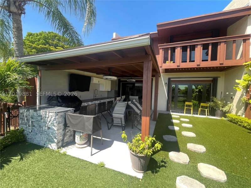 3 bedroom Townhouse at 7345 SW 148th Ct, Meadow Brook Sec 1, Miami — photo 2