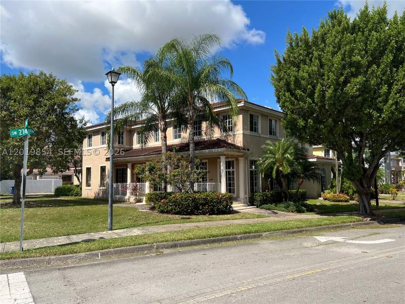 4 bedroom SingleFamilyResidence at 14008 SW 274 Ter, Mandarin Lakes, Homestead — photo 4