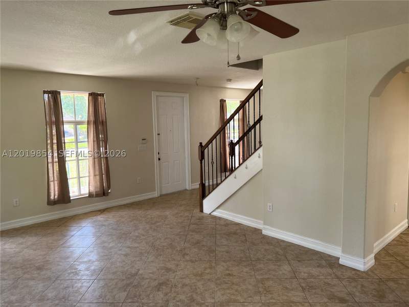 4 bedroom SingleFamilyResidence at 14008 SW 274 Ter, Mandarin Lakes, Homestead — photo 5