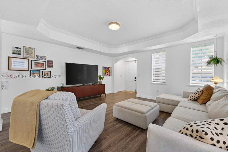 5 bedroom SingleFamilyResidence at 2631 SW 153rd Path, Egret Lakes Estates Sec 3, Miami — photo 5