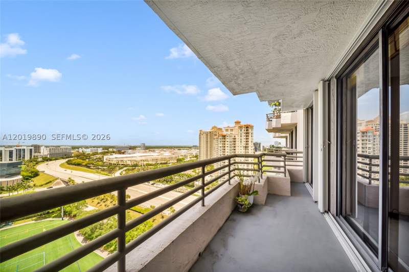 1 bedroom Condominium at 3300 NE 191st St Lp04, Parc Central, Aventura — photo 5