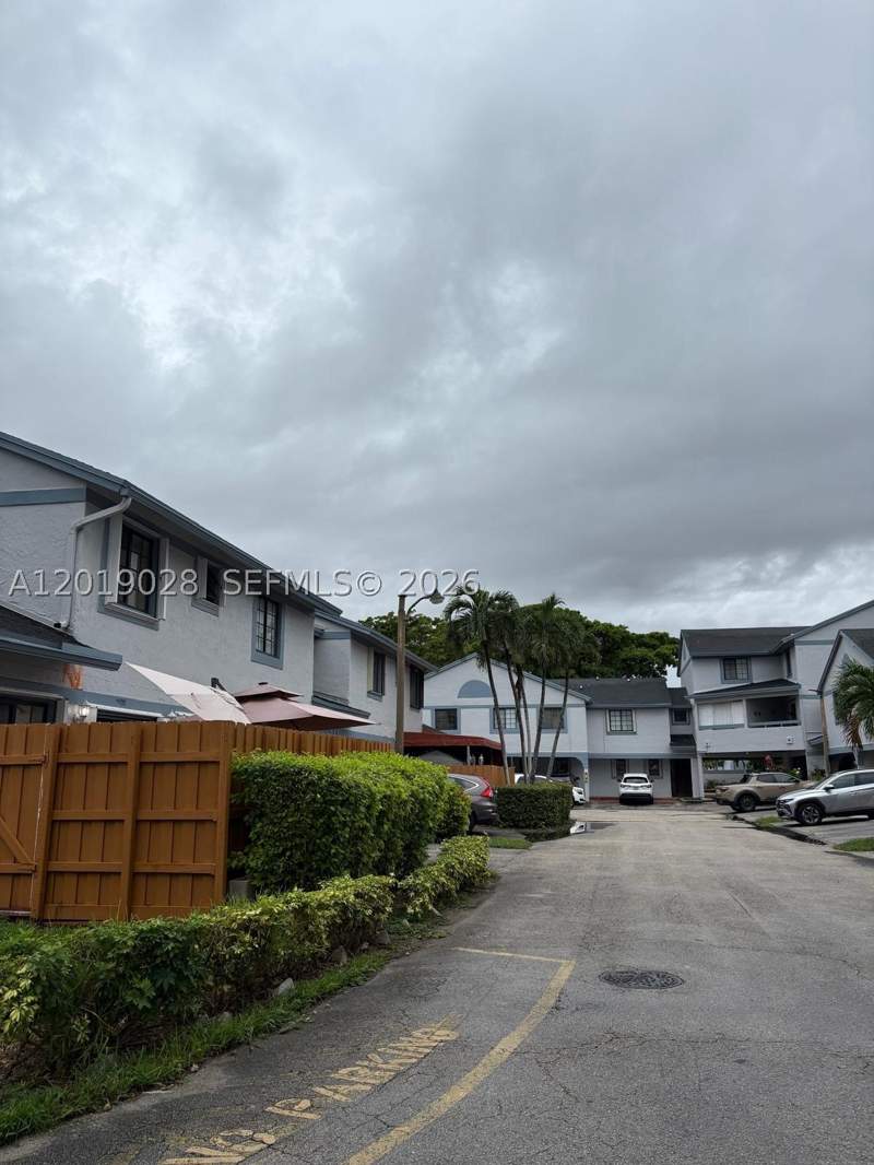 4 bedroom Townhouse at 1405 SW 122nd Ave 10-13, International Princess Co, Miami — photo 4