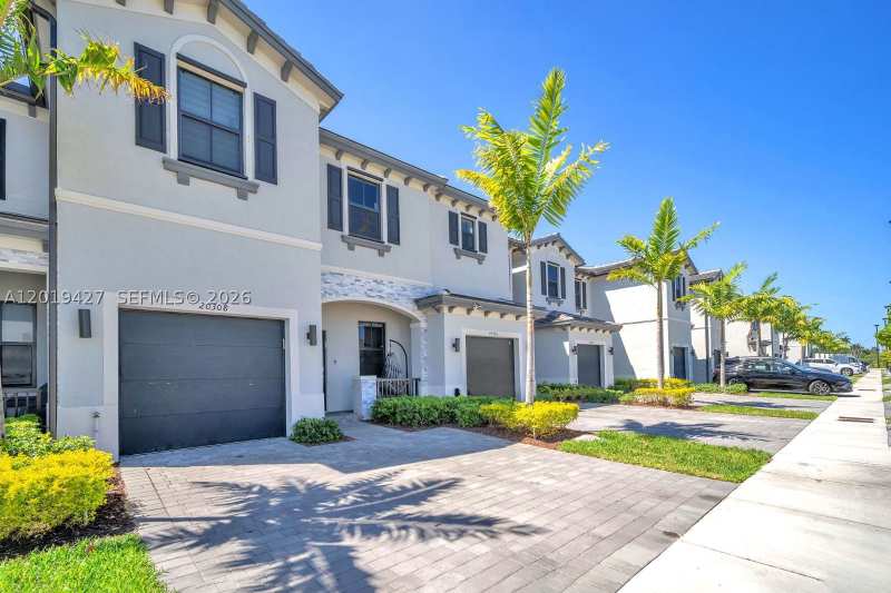 4 bedroom Townhouse at 20308 NW 6th Pl, Vista Lago, Miami Gardens — photo 1