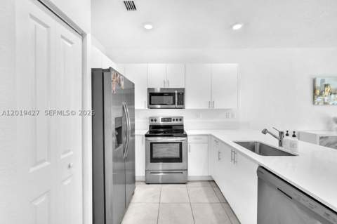 20308 NW 6th Pl, Miami Gardens FL - photo 7 of 39