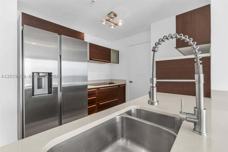 1 bedroom Condominium at 1900 N Bayshore Dr 3216, Quantum On The Bay Condo, Miami — photo 3