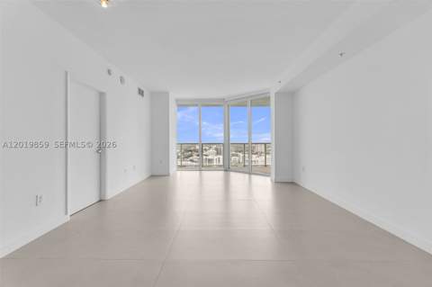 1900 N Bayshore Dr 3216, Miami FL - photo 9 of 31