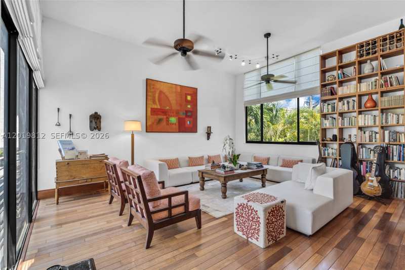 4 bedroom Townhouse at 209 E Enid Dr 36, Gdns Of Key Bisc-Alhambra, Key Biscayne — photo 1