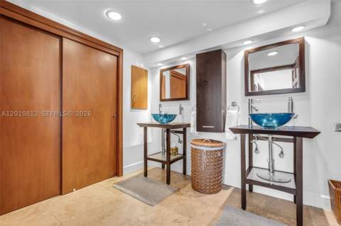 209 E Enid Dr 36, Key Biscayne FL - photo 13 of 69