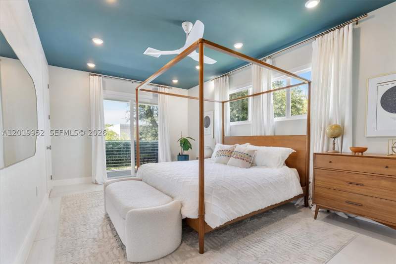 3 bedroom Townhouse at 2920 SW 25th Ter B, 2920 SW 25th Terrace Cond, Miami — photo 2