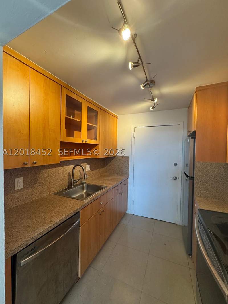 2 bedroom Condominium at 2020 NE 135th St 303, Keystone Towers Condo, North Miami — photo 5