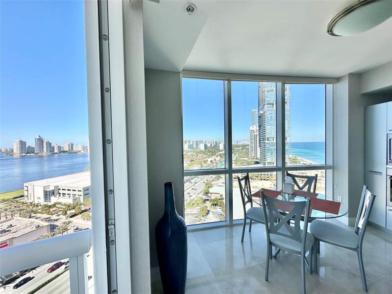 2 bedroom Condominium at 18201 Collins Avenue 1901, Trump Royale Condo, Sunny Isles Beach — photo 3