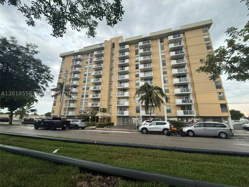 2 bedroom Condominium at 2020 NE 135th St 503, Keystone Towers Condo, North Miami — photo 1