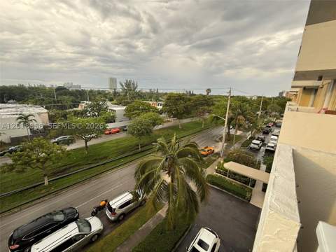 2020 NE 135th St 503, North Miami FL - photo 22 of 24